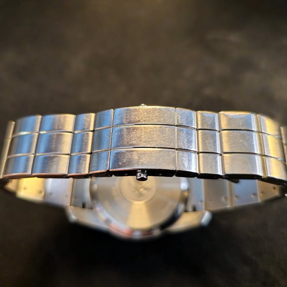 Vintage Men's Burberry Stainless Watch, BU7303, EKD insignia, authentic, used - Picture 11 of 16